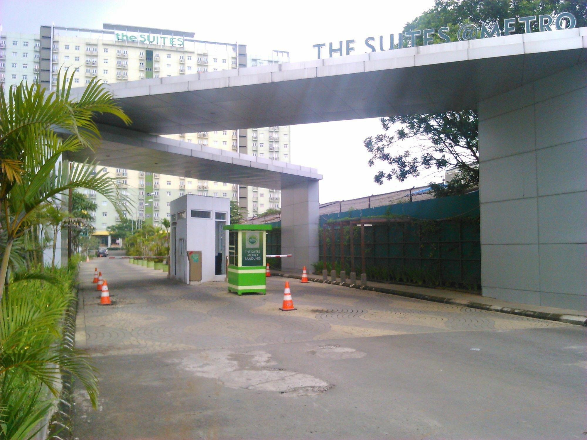 The Suites Metro Apartment - Putri Bandung Exterior foto
